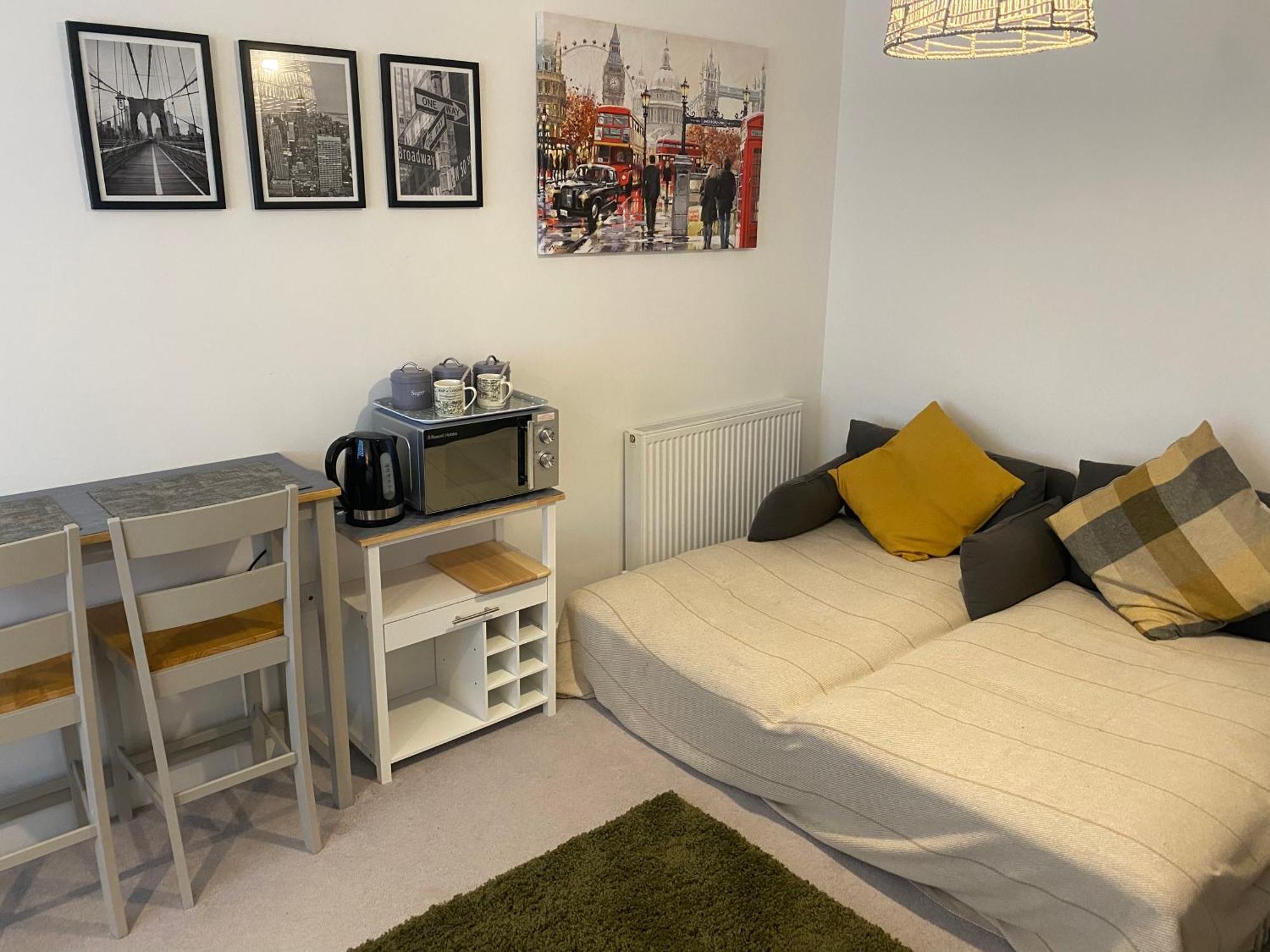 Very Large Double Room With Corner Sofa, Sky Tv, Netflix Etc, Fridge And Microwave Newhaven Luaran gambar